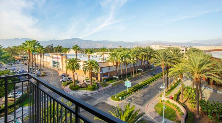 New Luxury Apartments Near Regal Edwards, West Covina Mall, Downtown